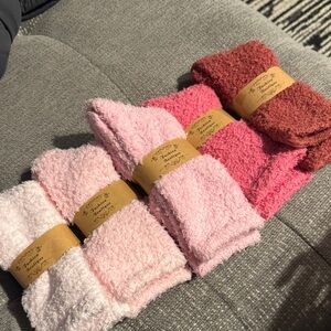 New women’s fuzzy socks bundle